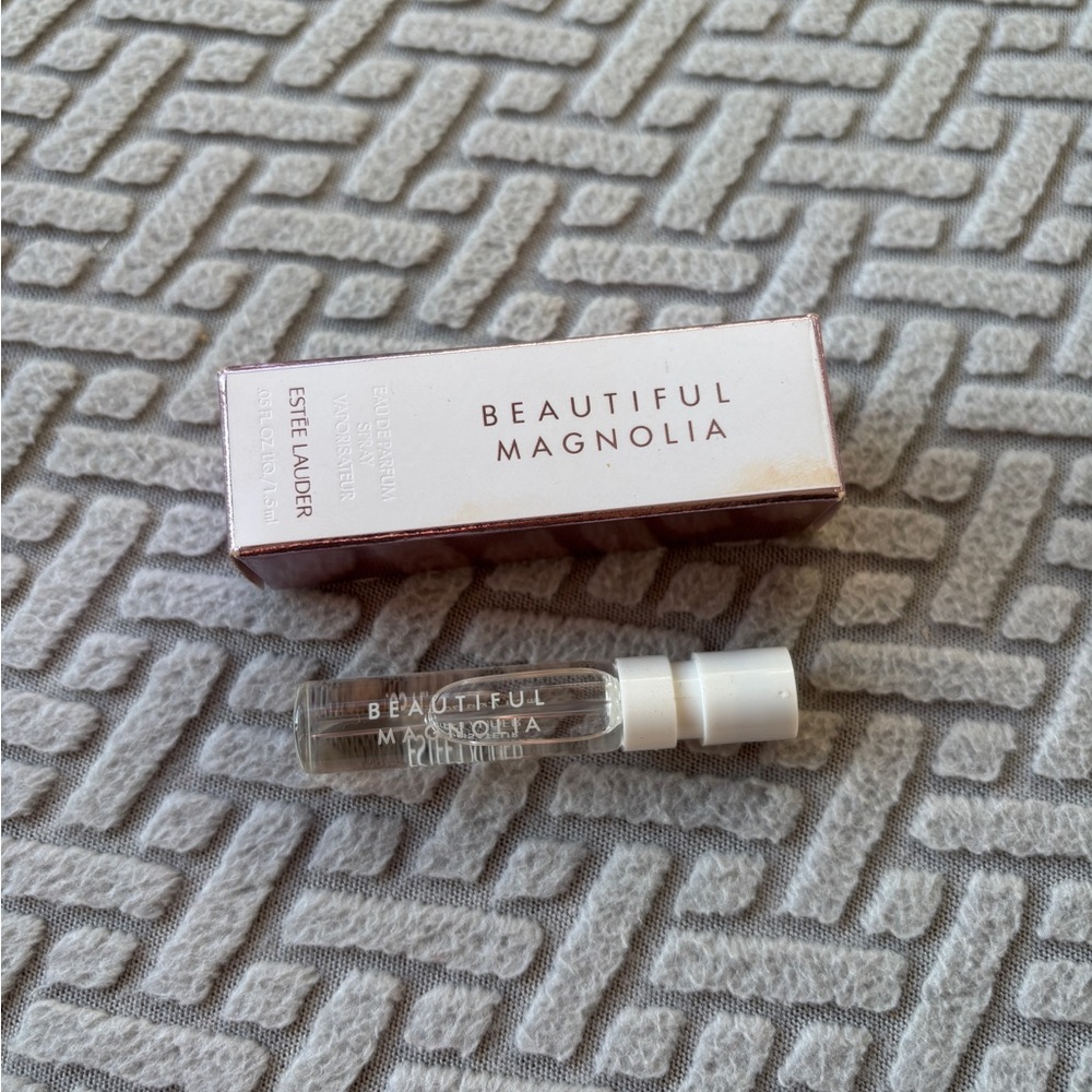 Estee Lauder Beautiful Magnolia L'Eau Eau de Toilette Spray Sample 1.5 ml
